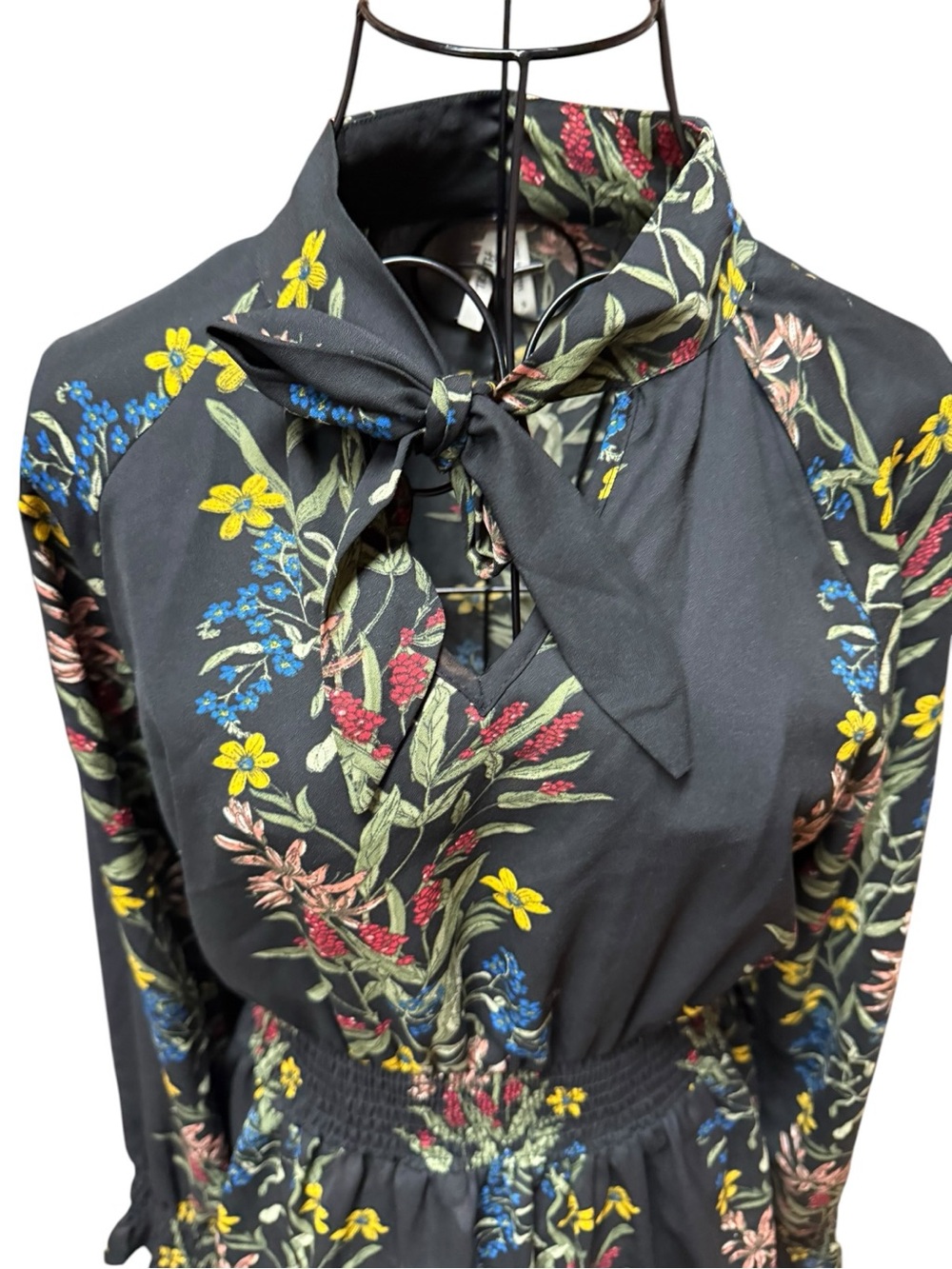 Truth Black Floral Tie-Neck Smocked Waist Blouse small - Picture 3 of 7